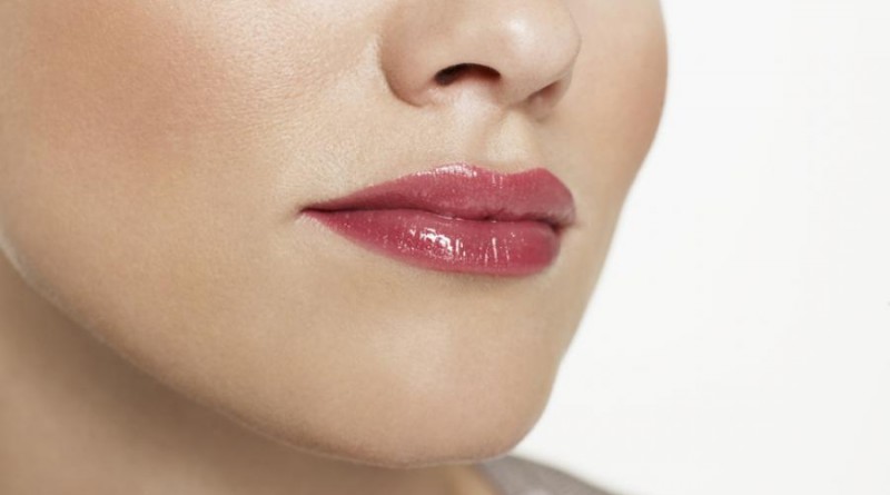 Lip treatments model 01
